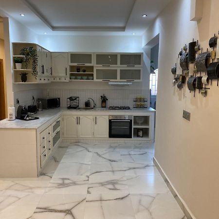 Appartement Moderne Et Spacieux Au Coeur De Tanger Exteriör bild